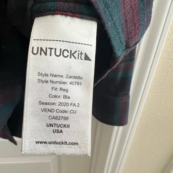 UNTUCKit Red and Green Casual Button Down Shirt - Picture 3 of 3